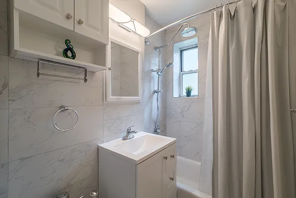 Sold by Keller Williams Realty Landmark II | media 19