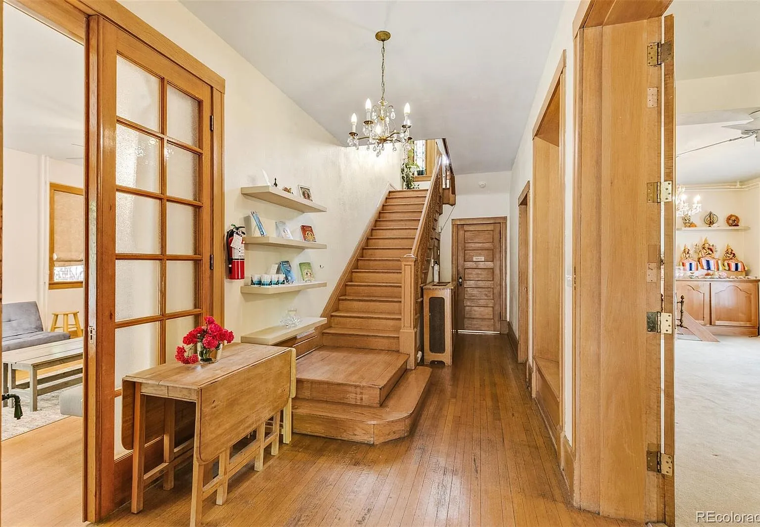 1081 N Marion St — Photo 3