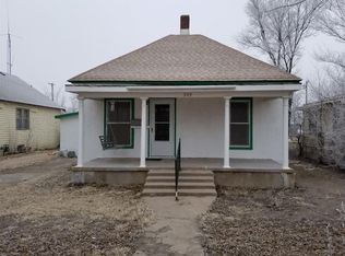 309 N 12th St, Garden City, KS 67846
