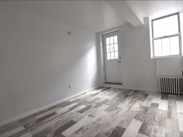 457 Keap Street image 3 of 6