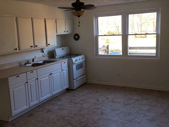 3rd image of 4050 Saint Monica Dr