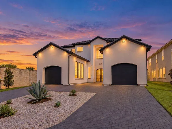 2219 Camden Creek Ln, Houston, TX 77077