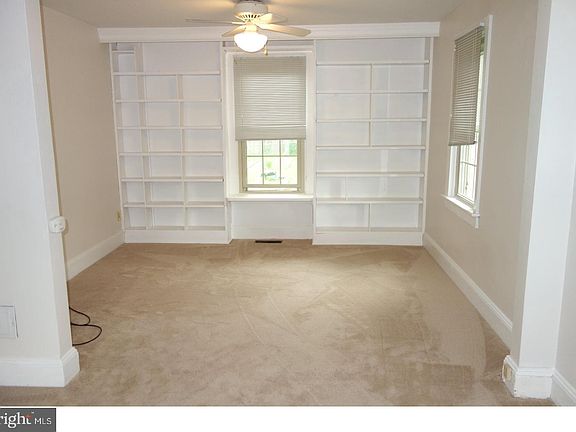 3rd image of 220 Maiden Ln