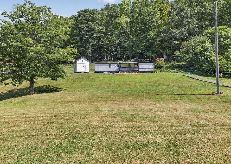 2nd image of 137 Reed Hollow Rd