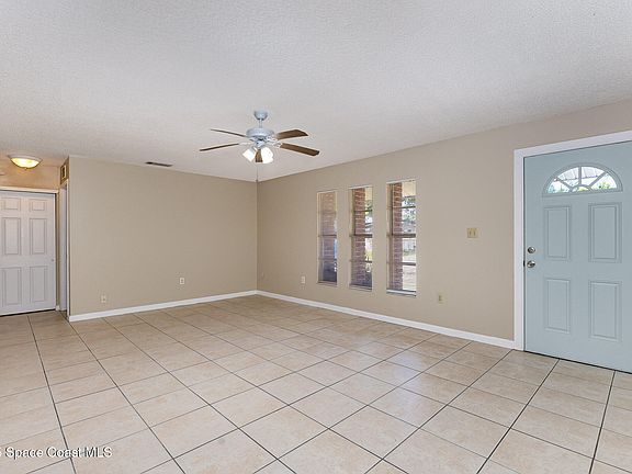 2nd image of 423 Earl Ave