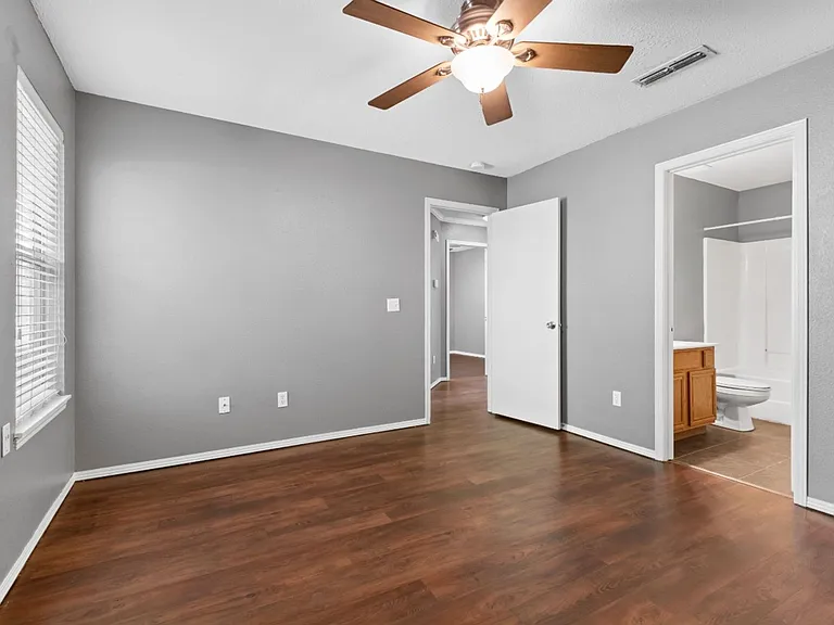 S Erika Ave Duplex — Photo 8