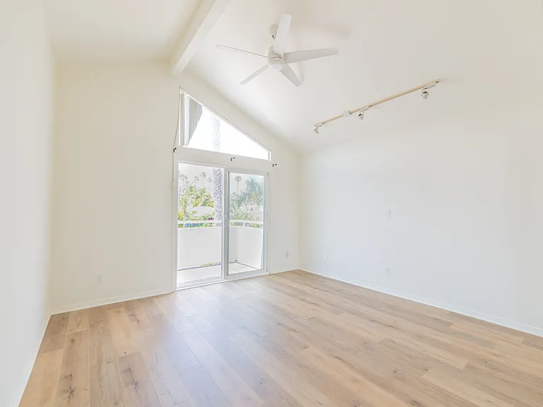 4887 Mission Blvd — Photo 12