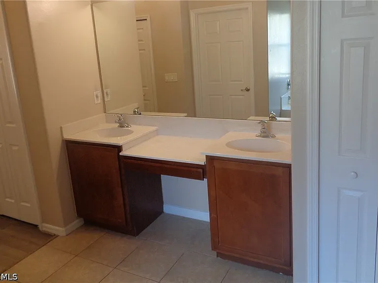2463 Nature Pointe Loop — Photo 29