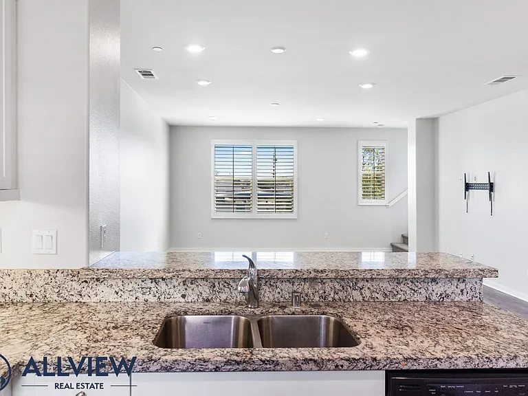 1531 E Lincoln Ave — Photo 15