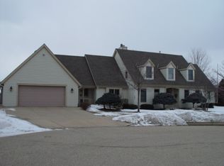 353 Pickett Ct, Burlington, WI 53105