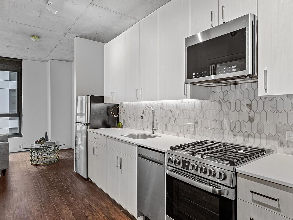 1st image of 918 W School St #502SUBLET