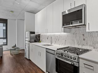 918 W School St #502SUBLET, Chicago, IL 60657