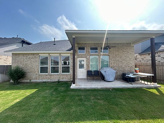 5th image of 245 Alicante Ln