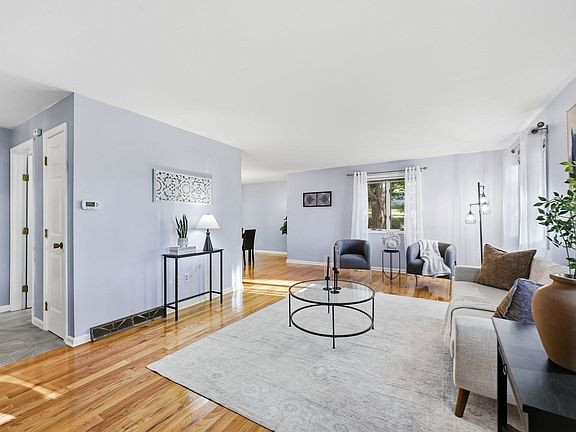 3rd image of 2205 Boston Rd APT Q169
