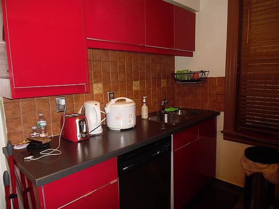 4th image of 264 Clendenny Ave APT 4