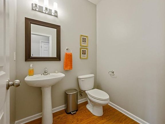 2nd image of 14577 El Contento Ave