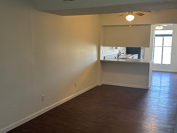 5th image of 8905 S Swan Cir