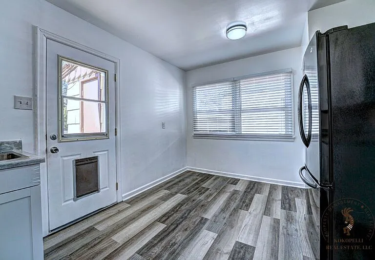 1355 Mesa Ave — Photo 3