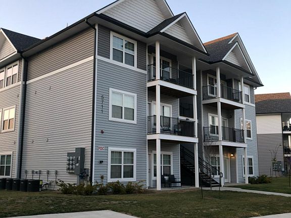 3rd image of 5710 NE 80th Ter #1B