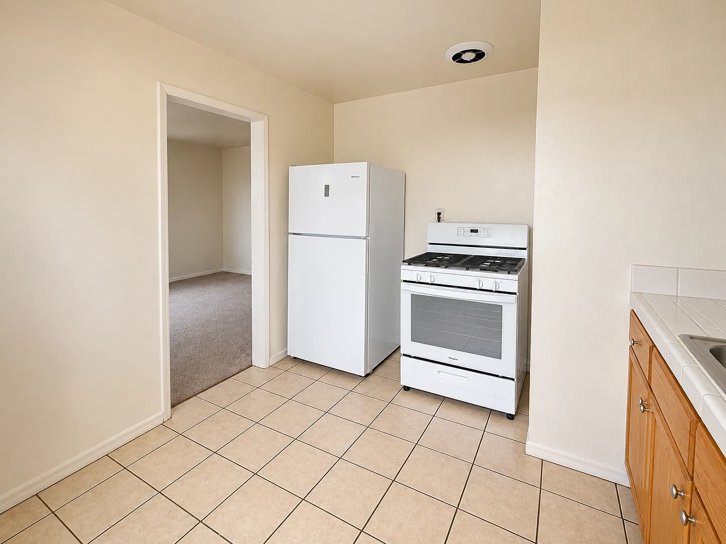 1 bed, 600 sqft, $1,620 — Photo 2