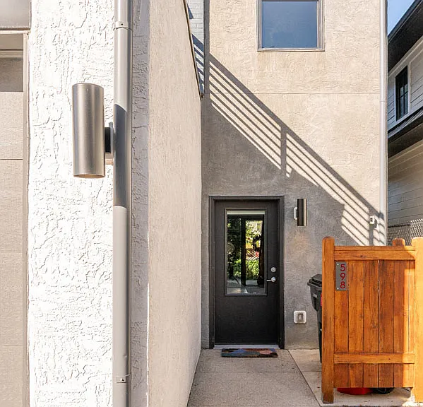 598 Lathrop St — Photo 42