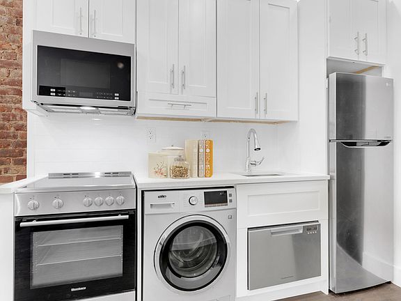 3rd image of 316 2nd Ave APT 4B