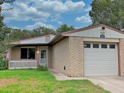 215 2nd St, Ingram, TX, 78025