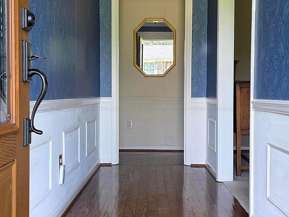 2nd image of 2140 Pineview Cir NW