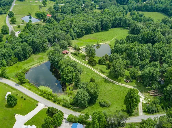 217 Creston Rd, Crossville, TN 38571