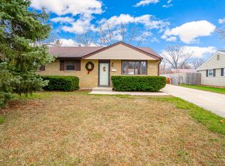 7825 Catalpa Ave, Woodridge, IL 60517