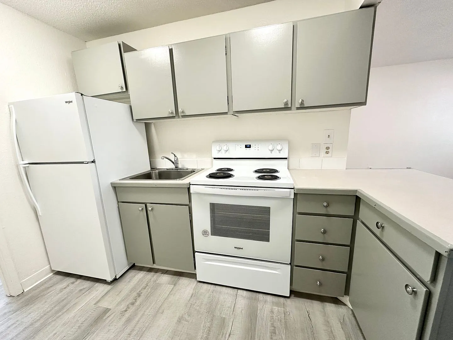 Mt. Stuart Apartments — Photo 1