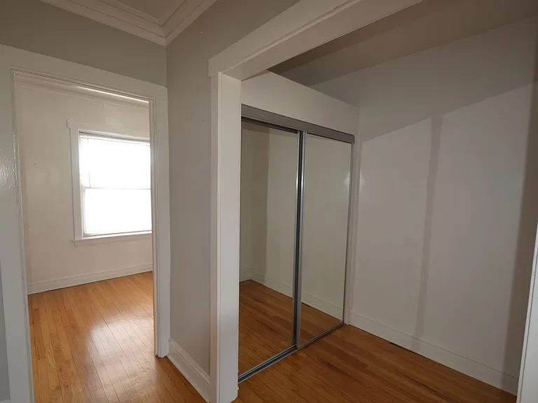 4402 N Rockwell St #3-4402-3 — Photo 15