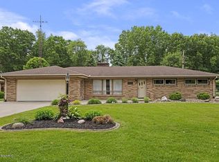 1042 Carley Ln, Saint Joseph, MI 49085