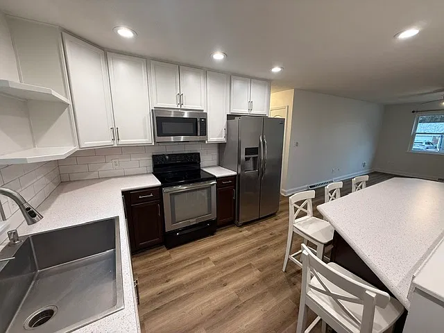 2 bed, 1.5 bath, 819 sqft, $1,500 — Photo 4