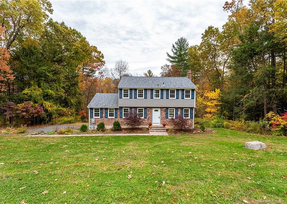 1st image of 14 Horseshoe Dr
