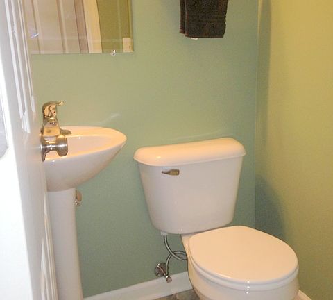 5th image of 1725 Maisonette Dr