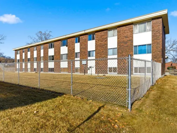 231 N 64th Ave NW #103, Calgary, AB T2K 0M1