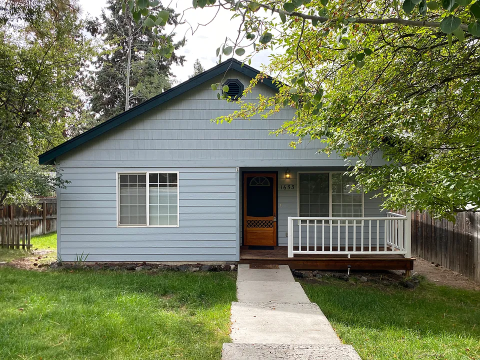 1653 Fresno Ave