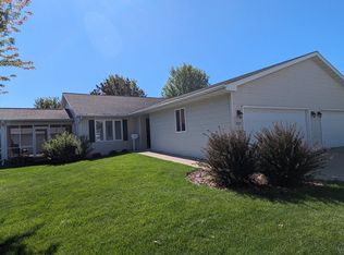 1389 W South Park Ave, Oshkosh, WI 54902