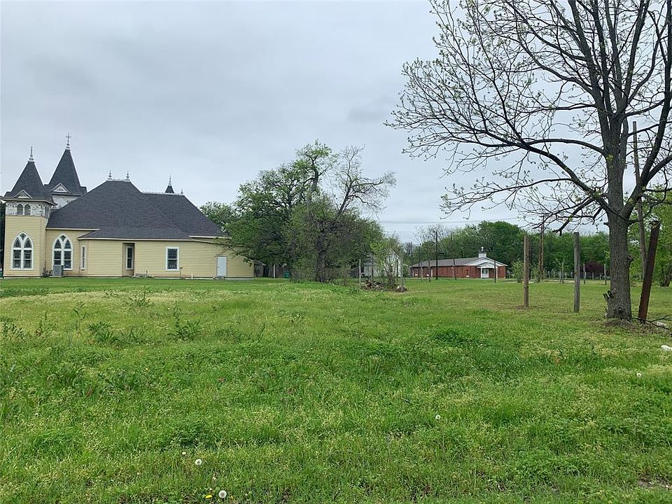 1st image of 420 Throckmorton St Lot 8