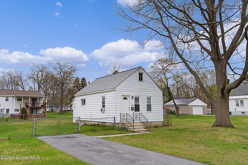 2nd image of 155 Daniels Avenue