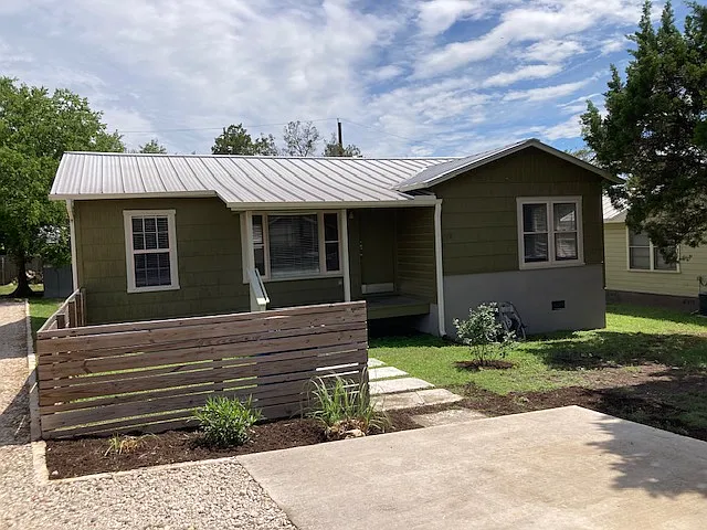 2 bed, 1002 sqft, $1,850 — Photo 1