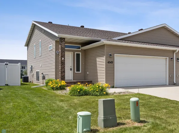 4543 15th St S, Moorhead, MN 56560