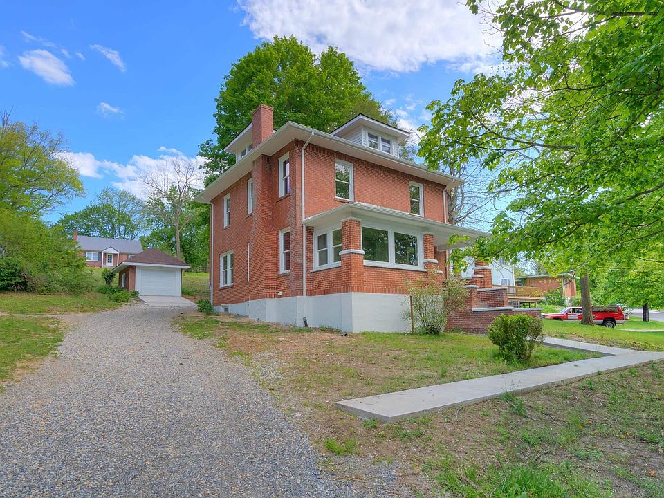1st image of 202 Arlington Ave