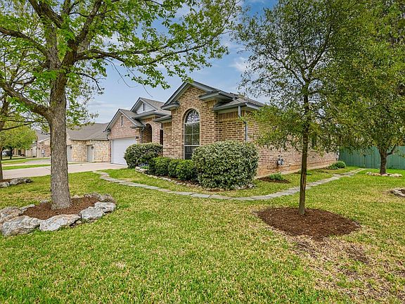 3rd image of 2800 Alsatia Dr