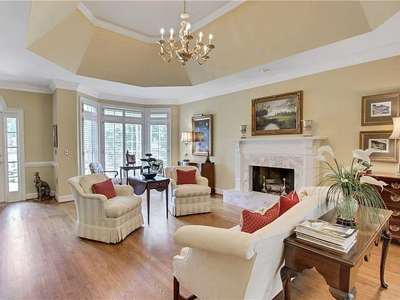 4th image of 4509 Woodhaven NE