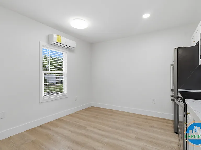 701 W Plaza Pl #B — Photo 17