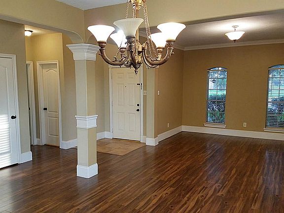 3rd image of 21107 Woodland Green Dr