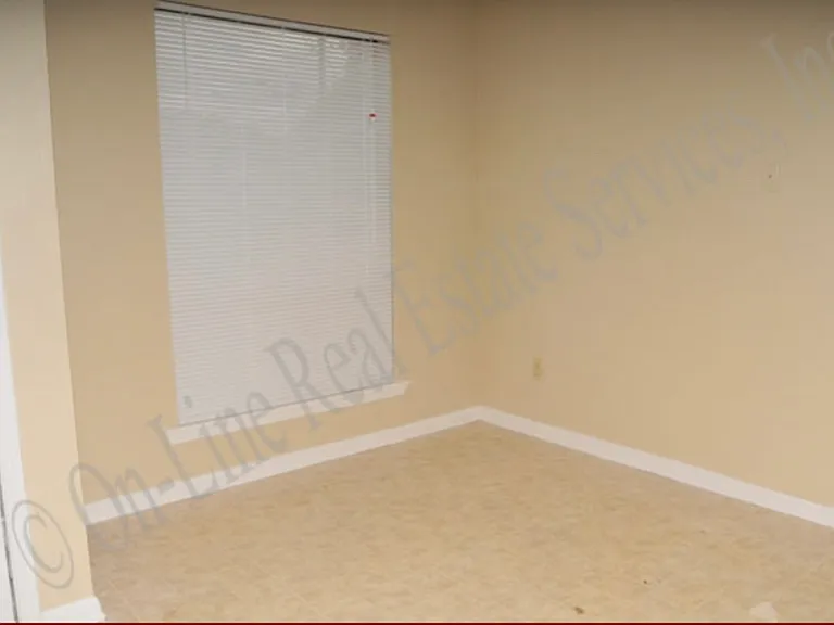 701 Navarro Dr #B — Photo 4