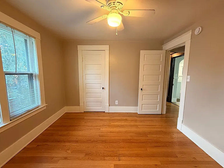 254 Warren Ave SE — Photo 18